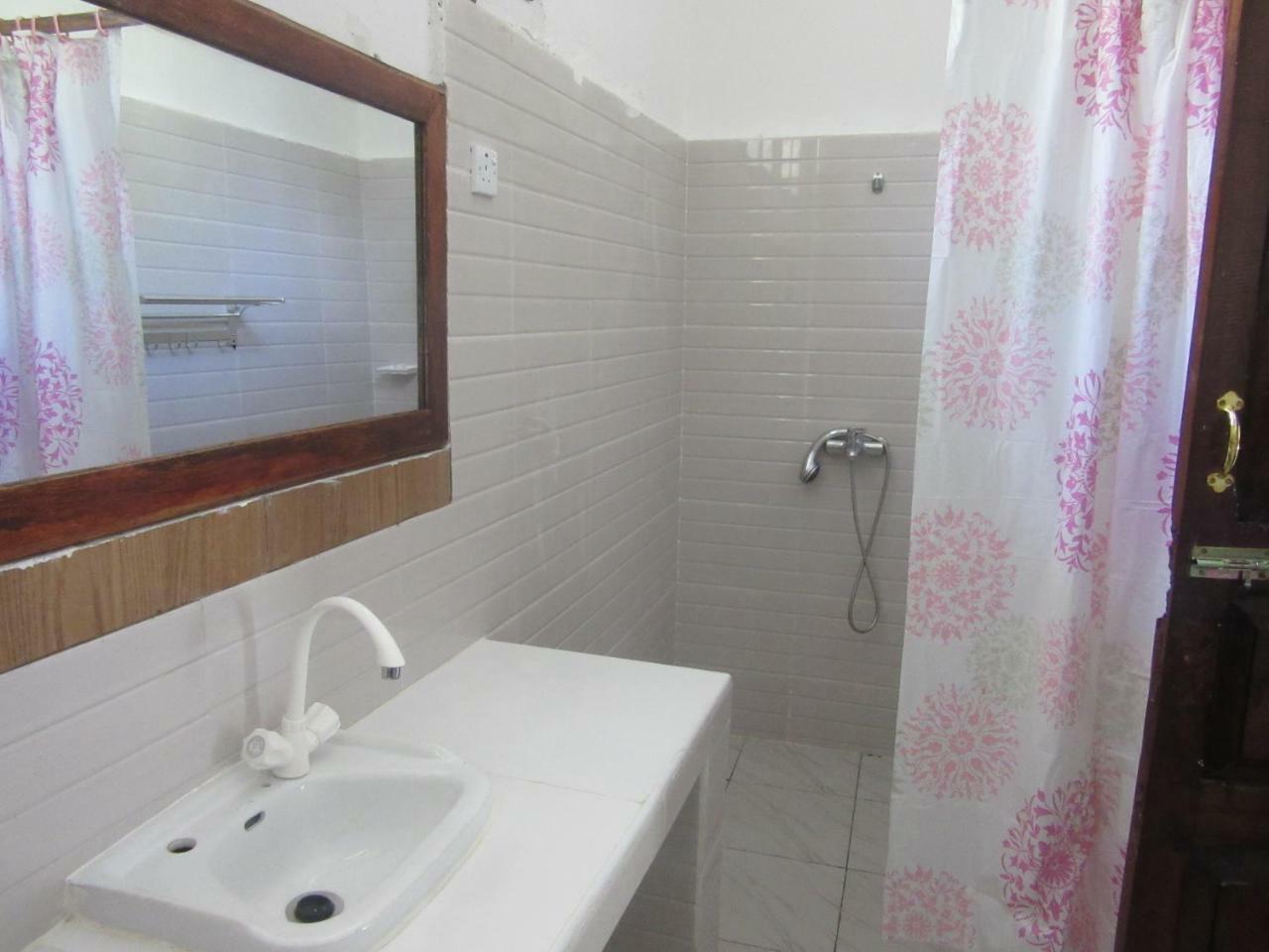 Baraka Aquarium Bungalows Nungwi Buitenkant foto